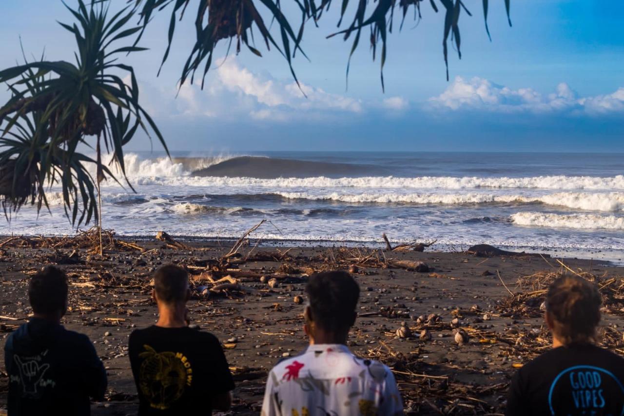 Hotel Medewi Secret Surfcamp Pulukan Zewnętrze zdjęcie